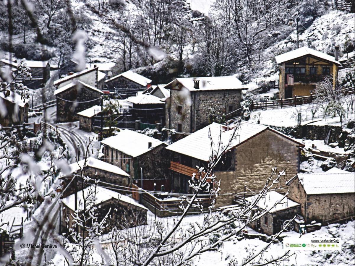 Casas Rurales De Cain Pension Buitenkant foto
